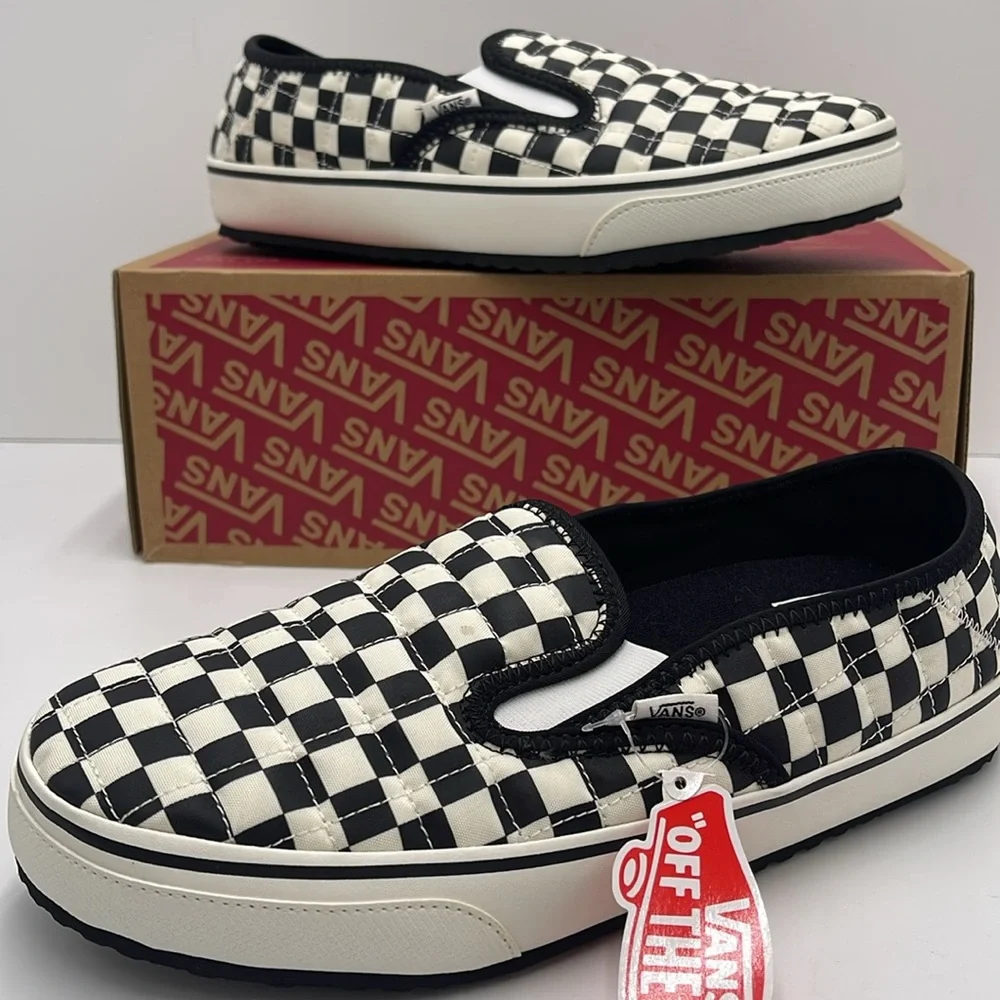 Vans WMNS Slip-Er 2 (Checkerboard)BIk/Clsc White 
VN0A4UWOIB8 Sneakers - Picture 15 of 16